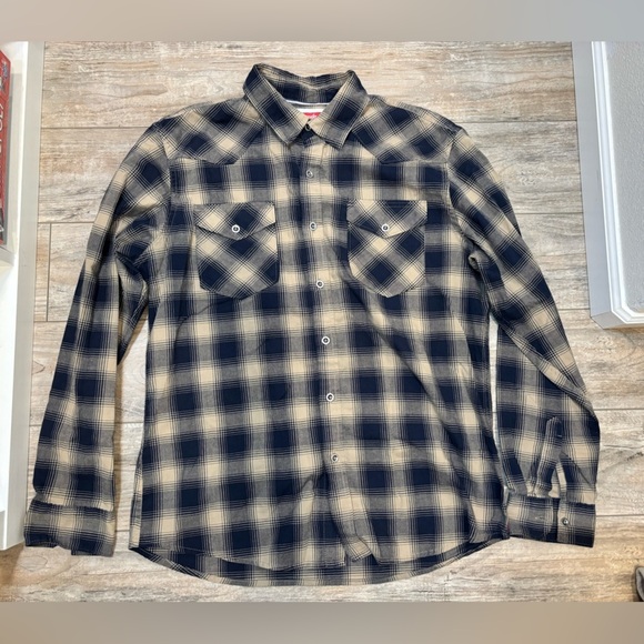Wrangler Other - Wrangler Men’s Long Sleeve Flannel Size Large